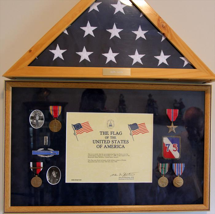 Medals and flag of Walter.