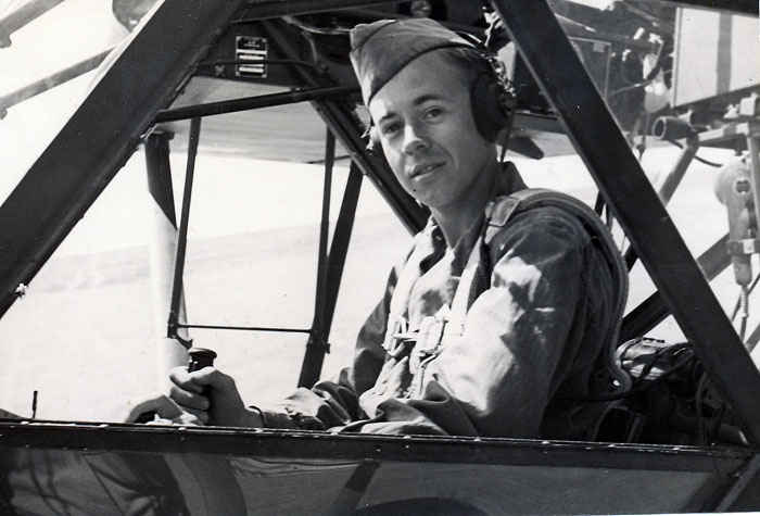 Arthur Newton in American Piper L4 Grasshopper.