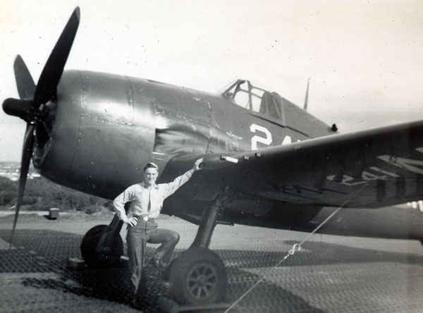 430-Gene_in_front_of_a_F6F_Hellcat__Kill